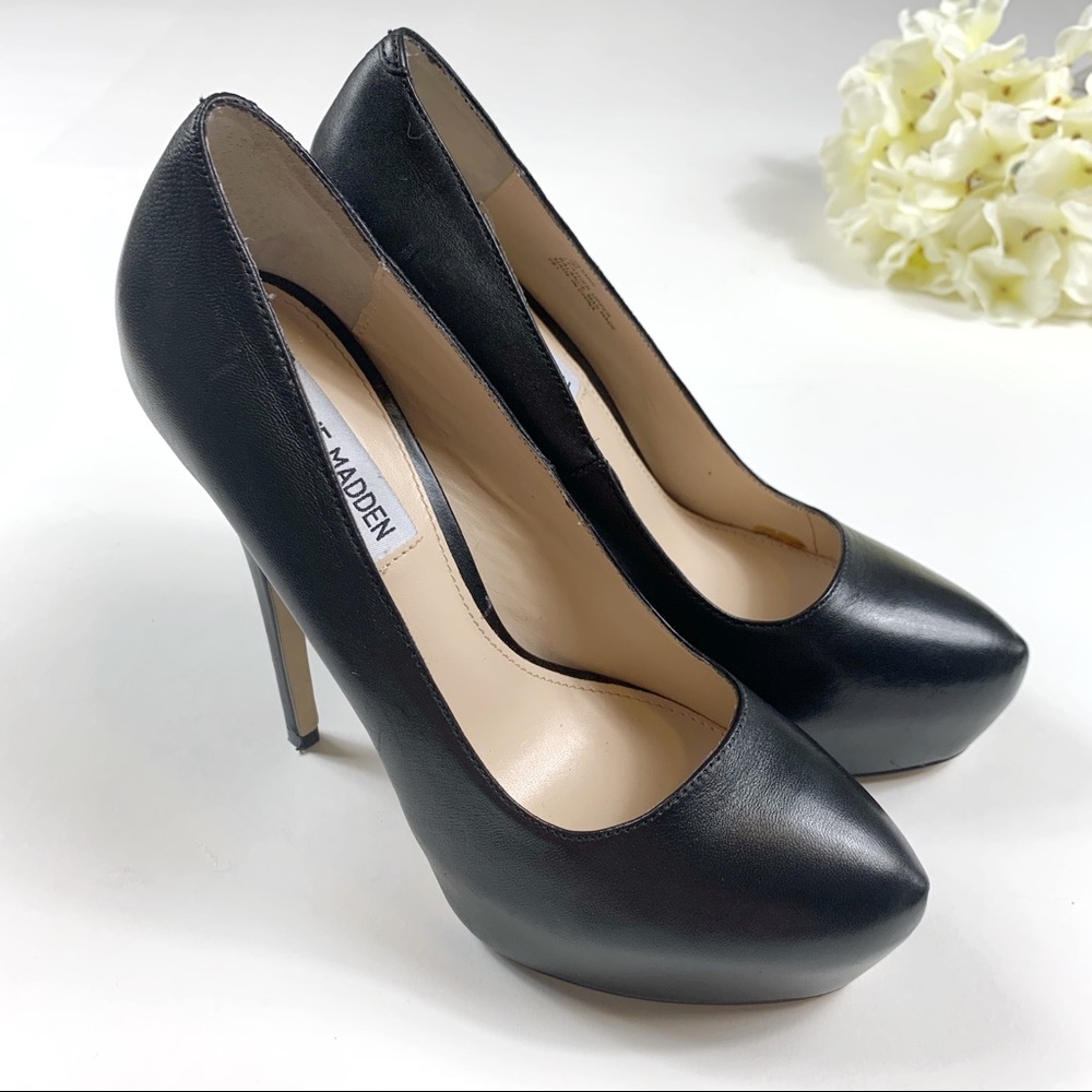 Steve Madden Yasmin Platform Pumps - Size 7